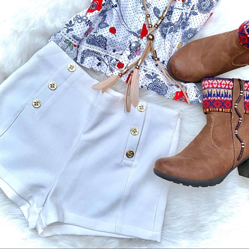 🤍white glam shorts with a bling ✨✨